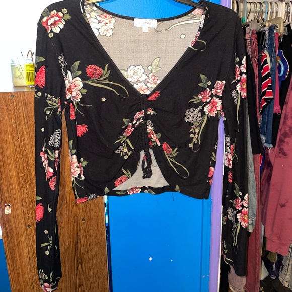 Top - Picture 1 of 6